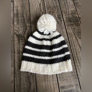Land’s End toddler xs/s winter striped pompom hat black & white ski snow beanie